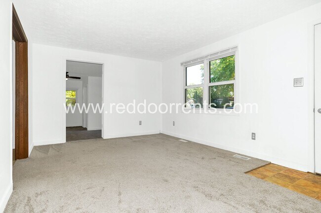 Foto del edificio - Discover the true definition of peace