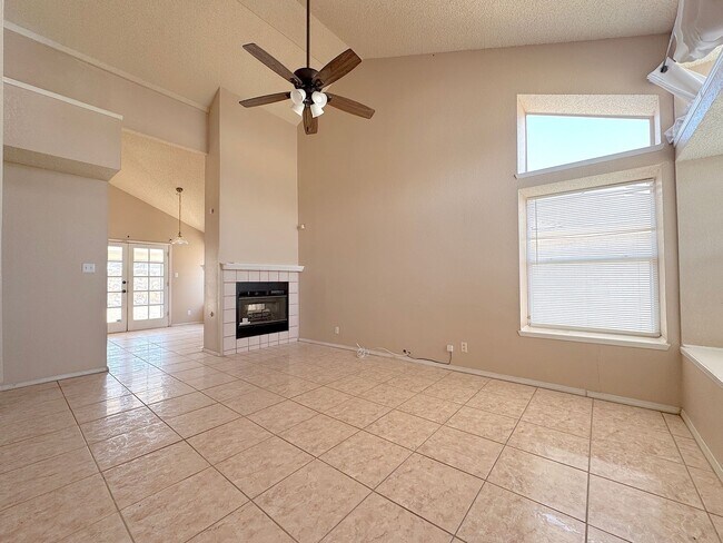 Foto del edificio - Northeast El Paso 3 Bed/2 Bath