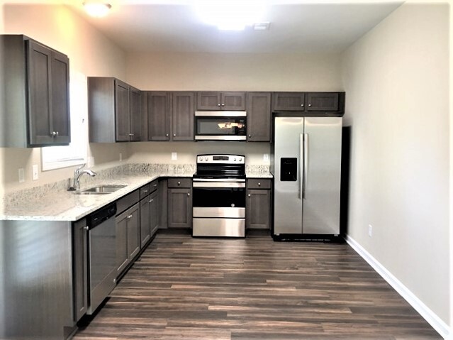 Building Photo - 921 Beverly Ct