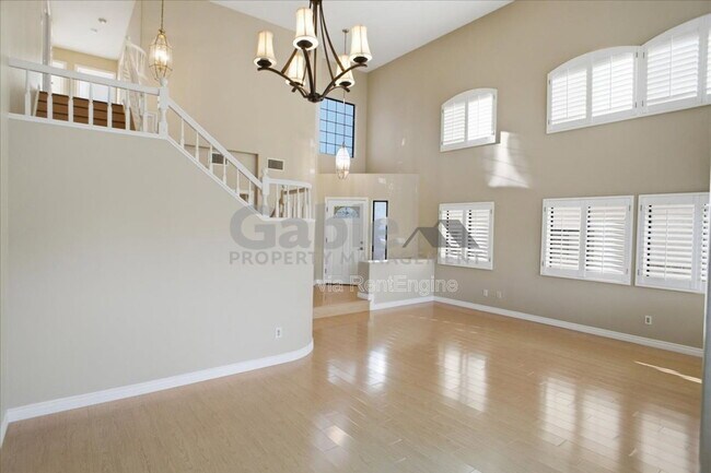 Foto del edificio - 25344 Irving Ln