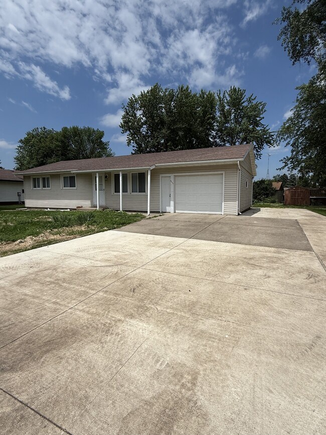 Foto del edificio - 6237 Falcon Way