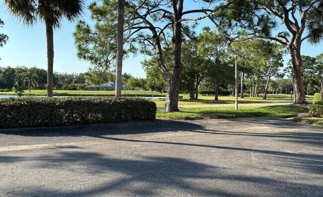 Building Photo - 3677 Longmeadow Dr