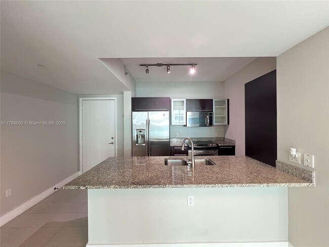 Foto del edificio - 950 Brickell Bay Dr