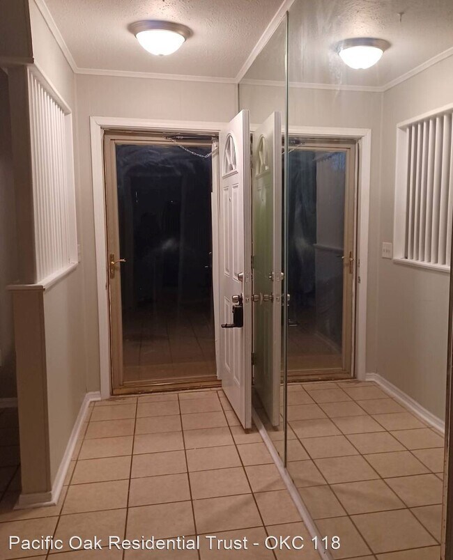 Foto del edificio - 4 br, 2 bath House - 10212 N Military Ave