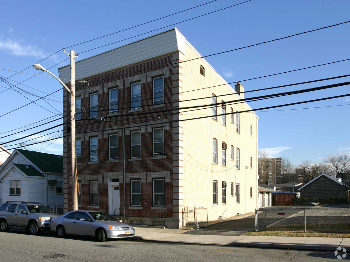 Building Photo - 234-236 Belmont Ave