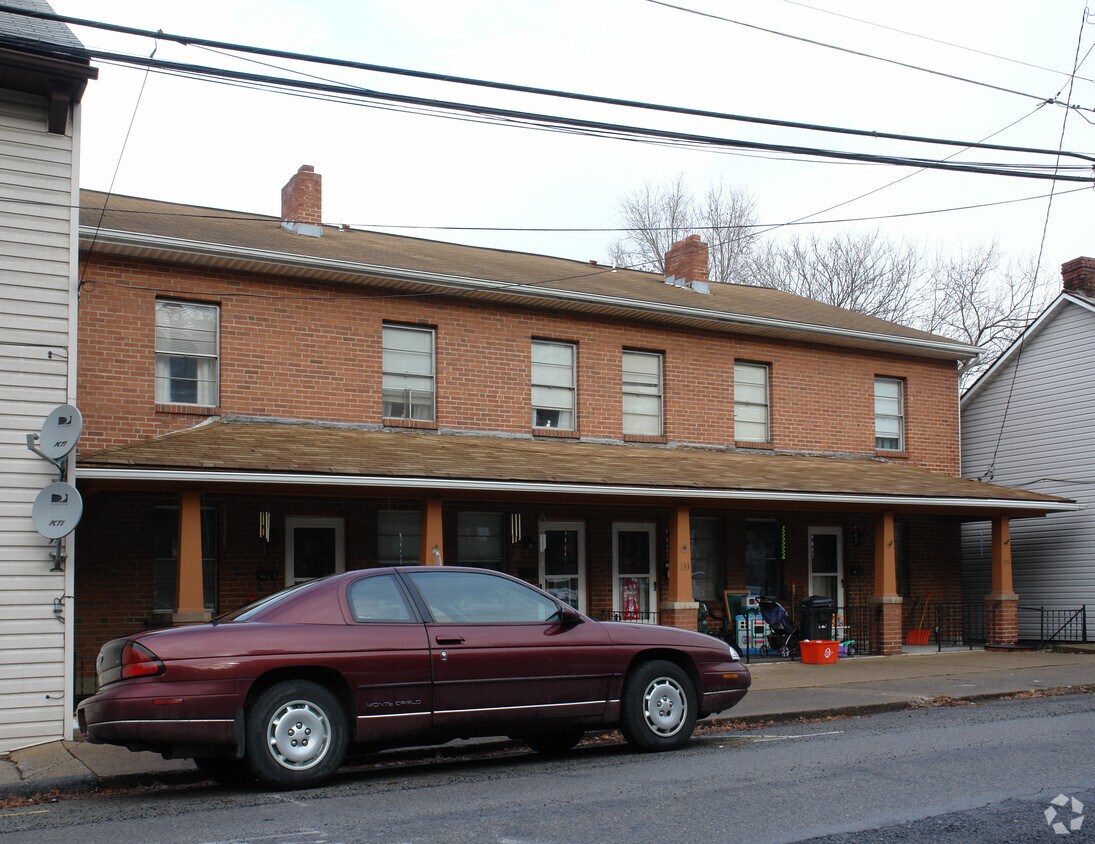 Primary Photo - 131-133 1/2 E Logan St