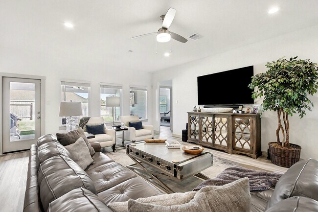 Foto del edificio - 3839 Hordley Ter Trl