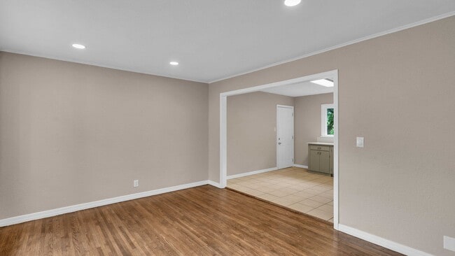 Building Photo - Step into this beautifully updated, move-i...