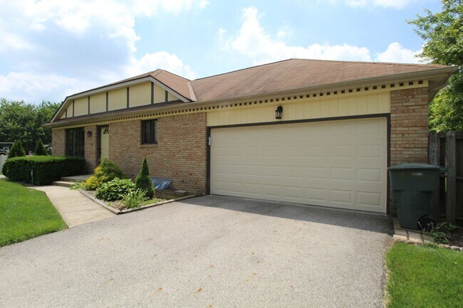 Building Photo - 1959-1961 Bayswater Dr