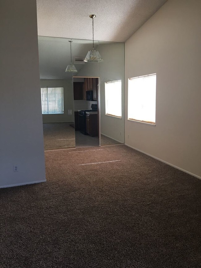 Foto del edificio - 25671 Stoneybrook Dr