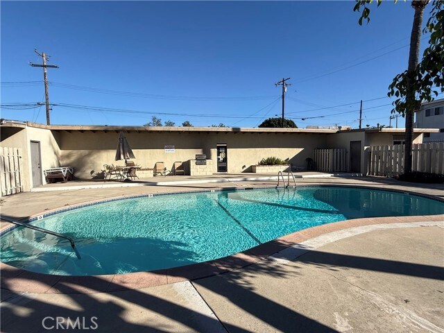 Building Photo - 554 S Barranca Ave