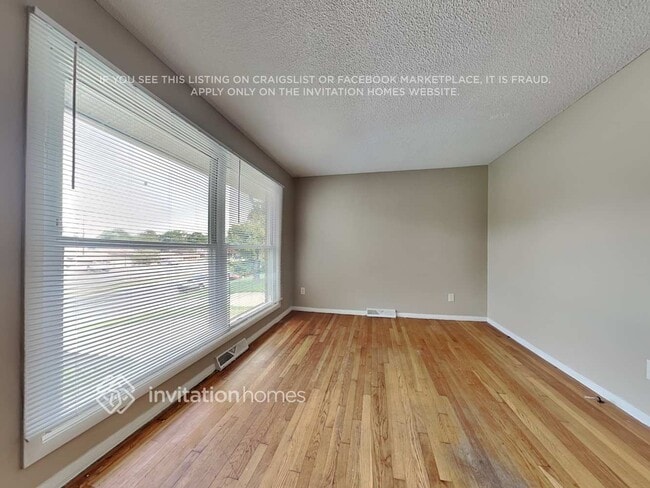 Building Photo - 2418 Senior Dr