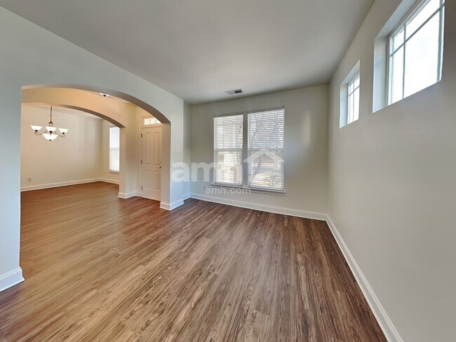 Building Photo - 14913 Almondell Drive