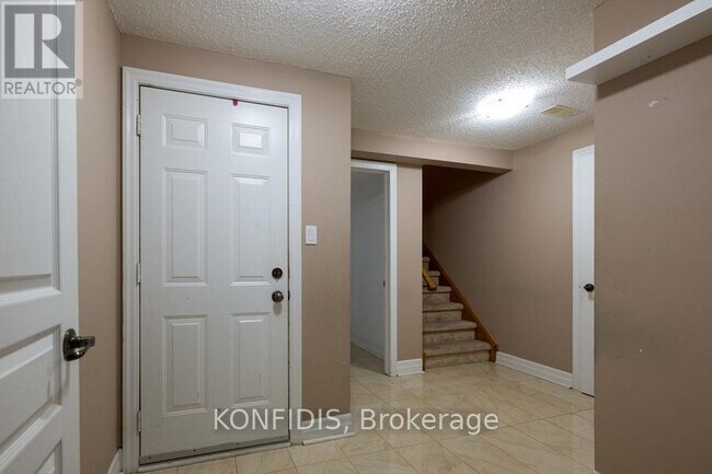 Building Photo - 836 Coldstream Dr