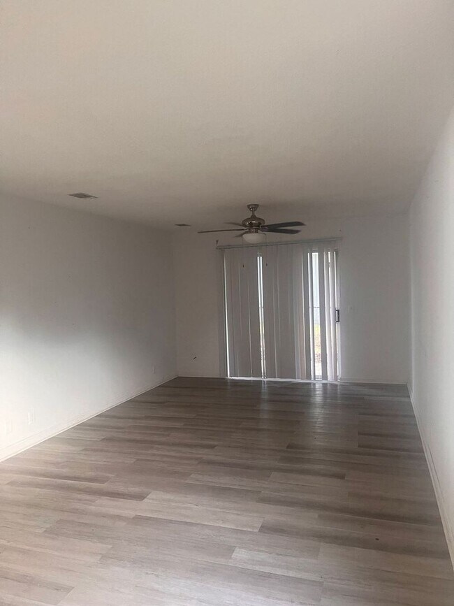Building Photo - 6 mos. & 12 mos. Lease Options