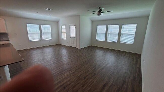 Building Photo - 107 Esparza Dr