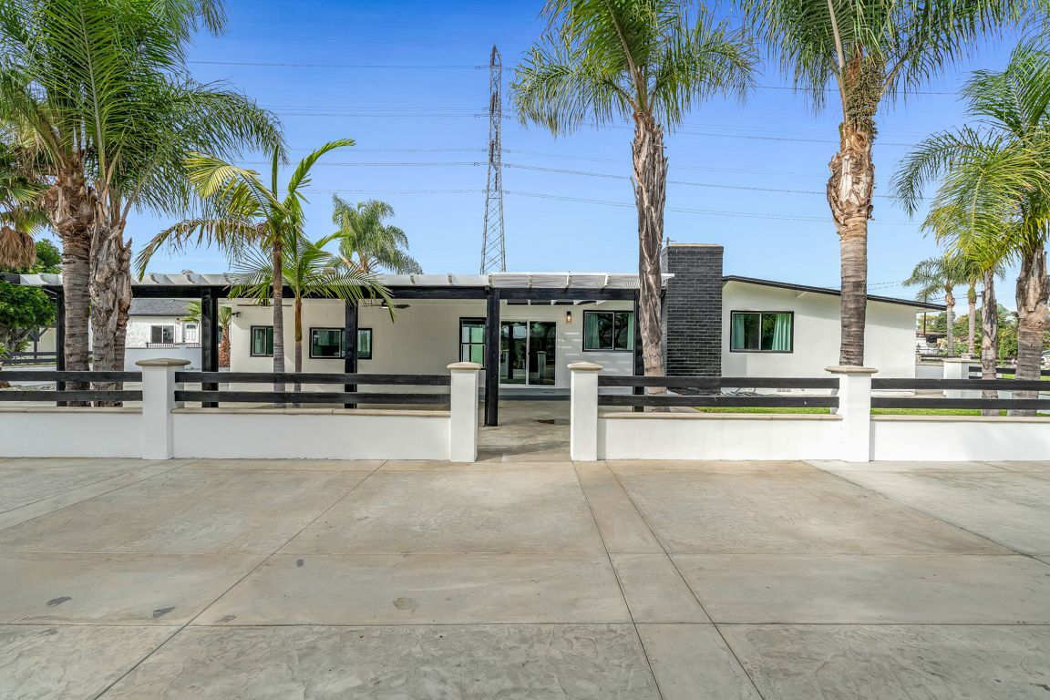 Building Photo - 9950 La Docena Ln