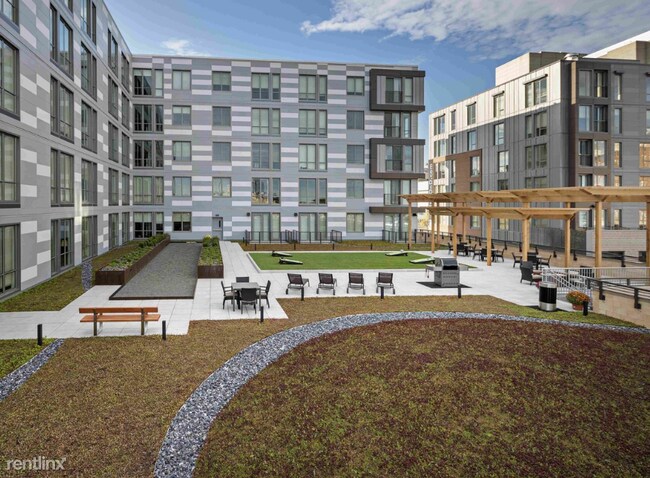 Building Photo - 1 br, 1 bath Apartment - 415 D St Unit 100