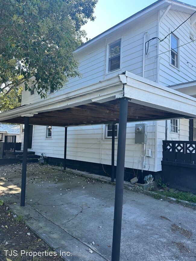 Building Photo - 3 br, 1 bath House - 516 Second Ave.
