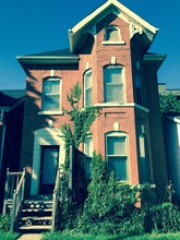 Building Photo - 160 Markland St