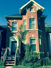 Building Photo - 160 Markland St