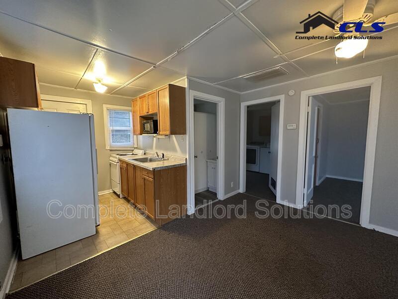Building Photo - 916 Kussner St