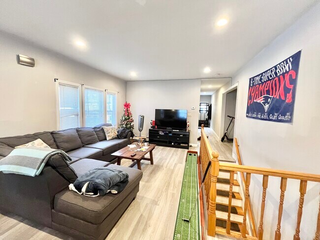 Foto del edificio - 117 Glenville Ave