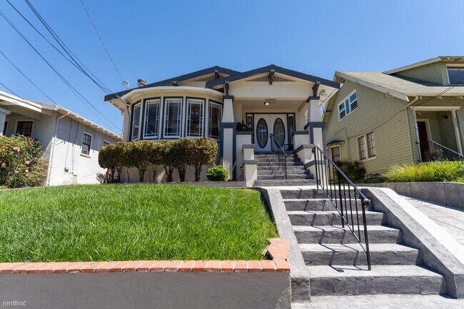 Foto del edificio - 3 br, 2.5 bath House - 3890 Brighton Avenue