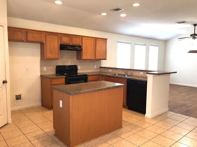 Building Photo - 7833 Squirrel Hollow Dr
