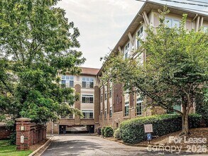 Building Photo - 404 N Laurel Ave