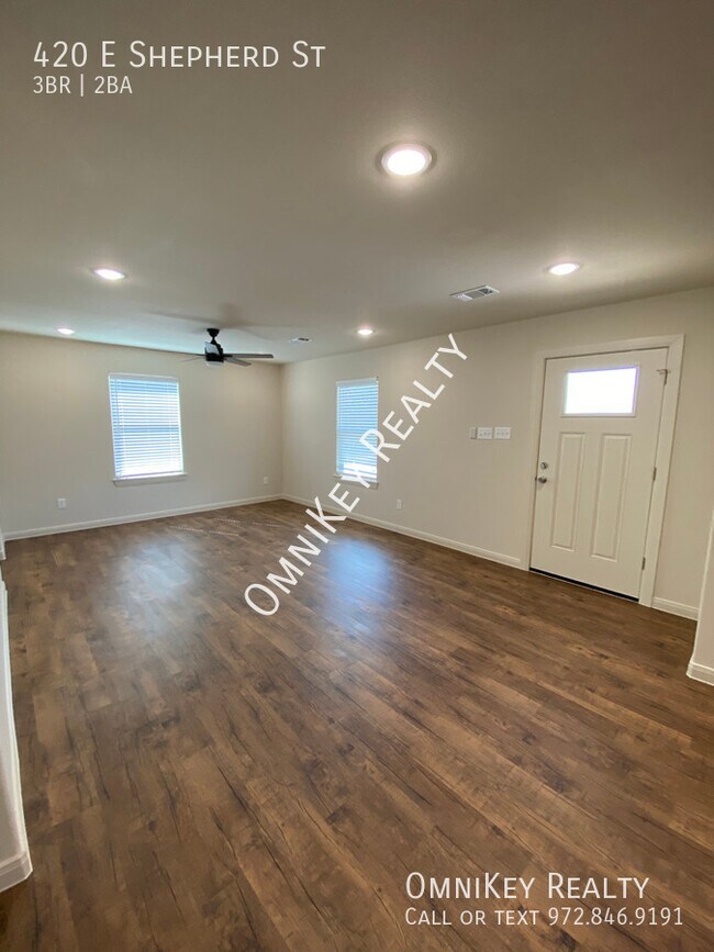 Foto del edificio - 420 E Shepherd St
