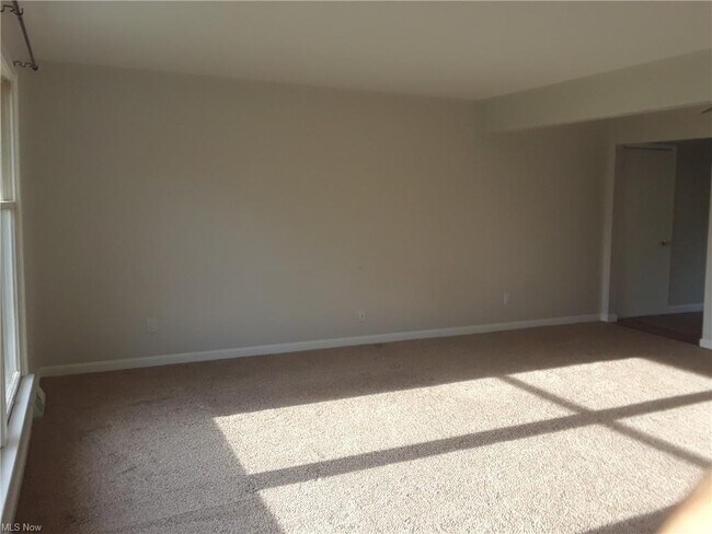 Building Photo - 1609 Robin Ln