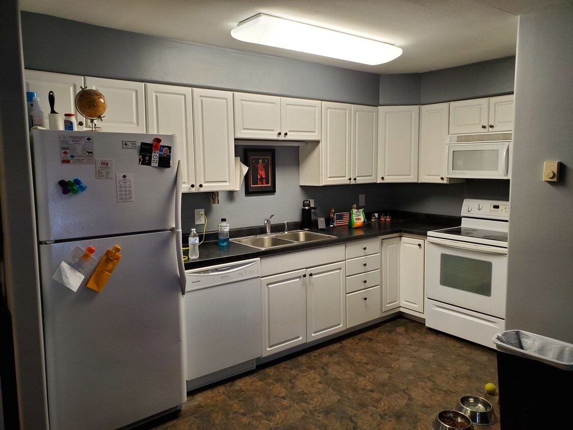 Primary Photo - 104 3rd St S