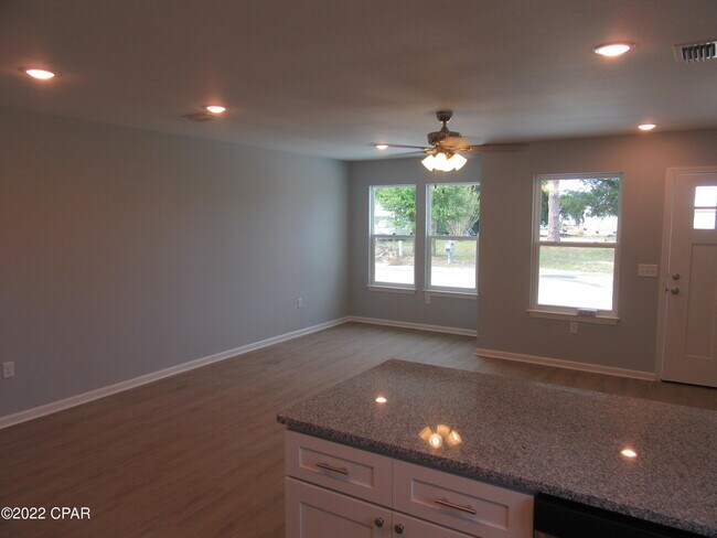 Foto del edificio - 1132 Mulberry Ave