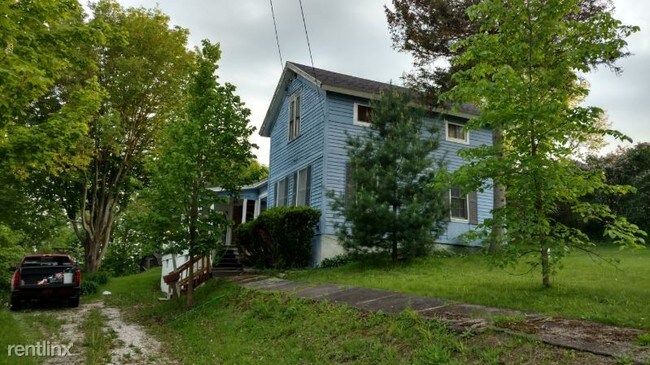 Building Photo - 3 br, 1 bath House - 65 Austin st