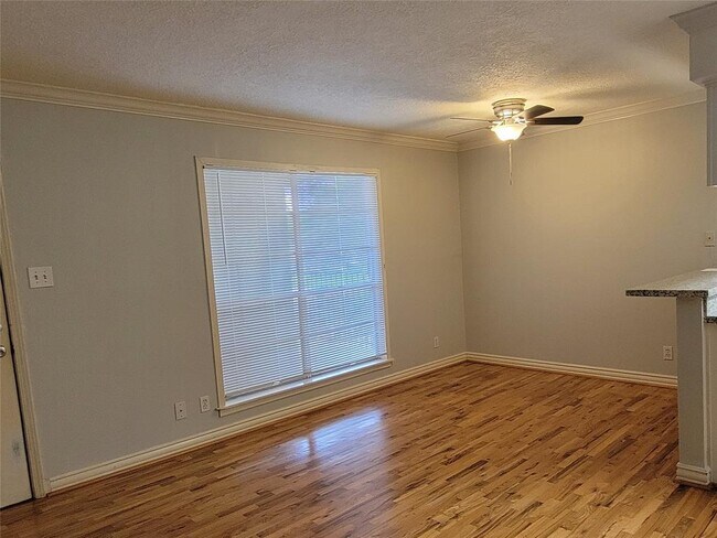 Foto del edificio - 425 E 9th St