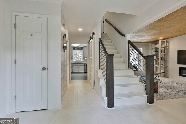 Foto del edificio - 245 Woodsong Dr