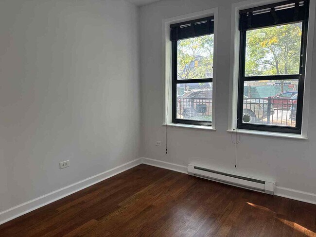 Foto del edificio - 1153 N Cambridge Ave