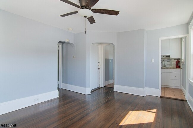 Foto del edificio - 70 Elm Rd