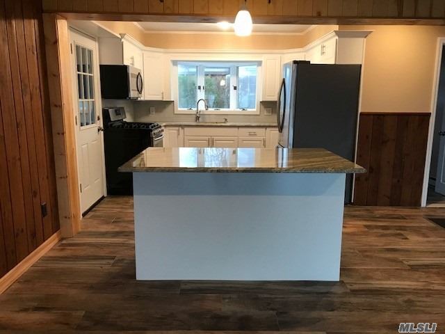 Building Photo - 235 Carole Rd