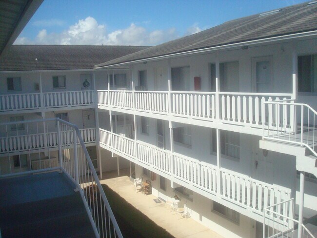 Foto del edificio - 405 N Halifax Ave
