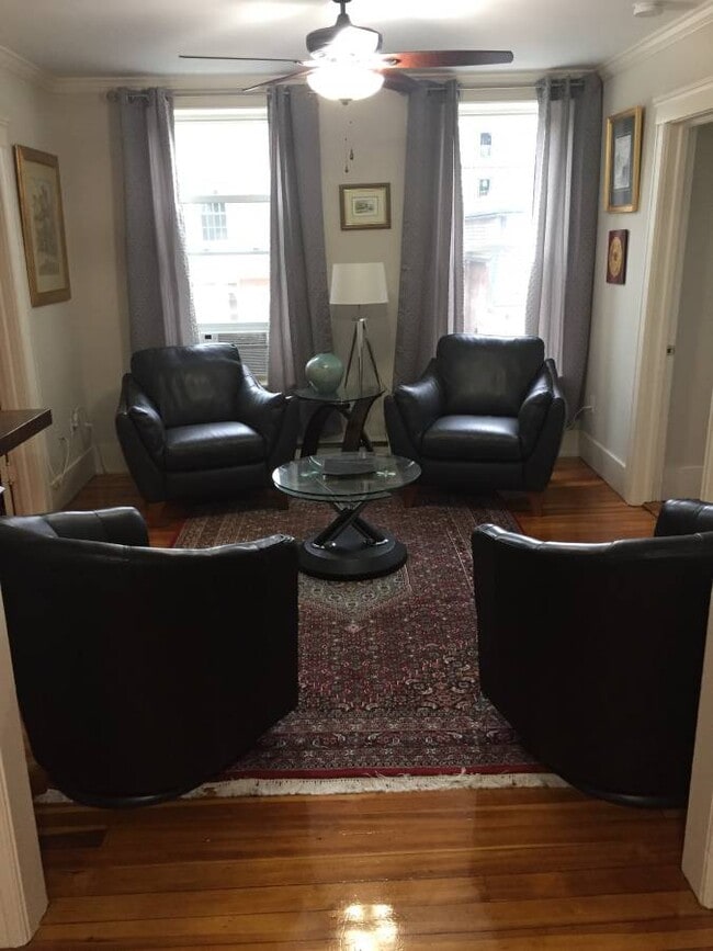 Building Photo - 263 Pleasant St