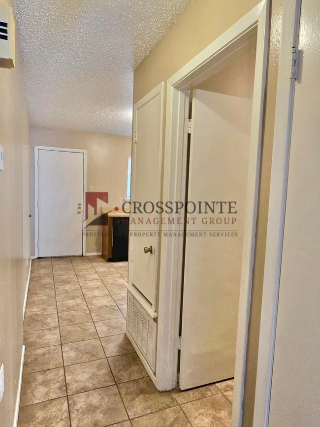 Foto del edificio - Tammy Lynn Dr Duplex