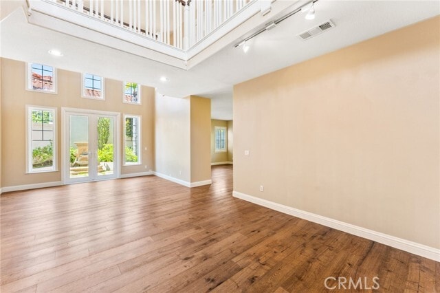 Foto del edificio - 24 Dartmouth Ln