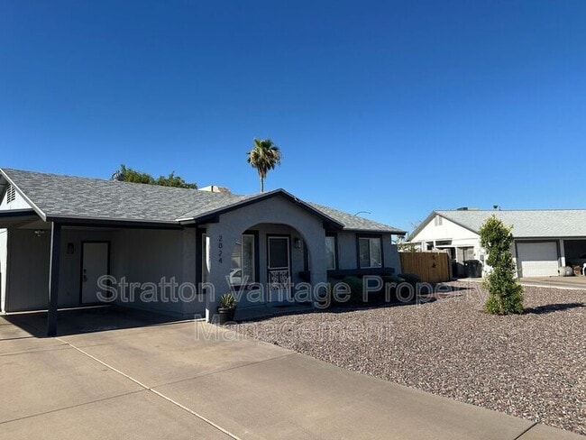 Building Photo - 2024 W Posada Cir