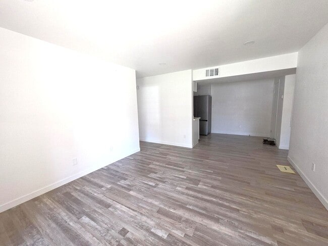 Building Photo - Recently Upgraded with a Modern Touch 1st floor 2bd 2bath