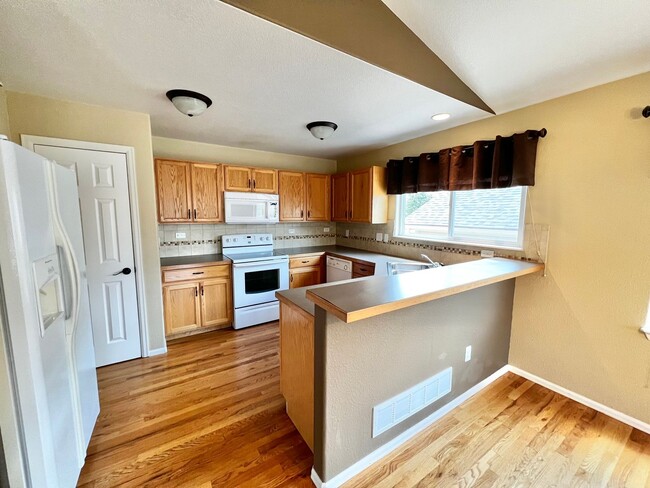 Building Photo - 4 Bed 3 Bath House in NE Fort Collins -  M...