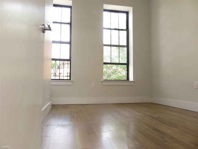 Building Photo - 314 Van Buren St