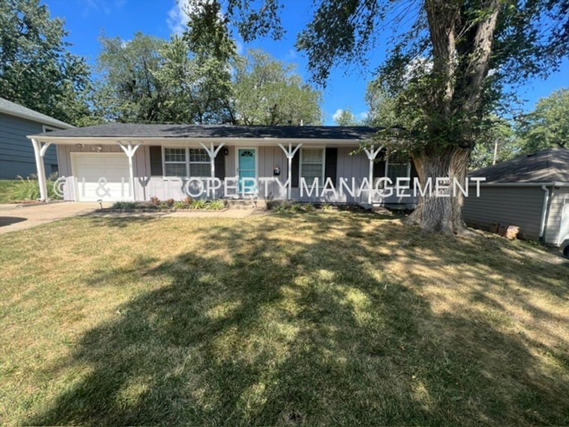 Primary Photo - OP ranch home