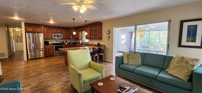 Building Photo - 1260 Island Dr